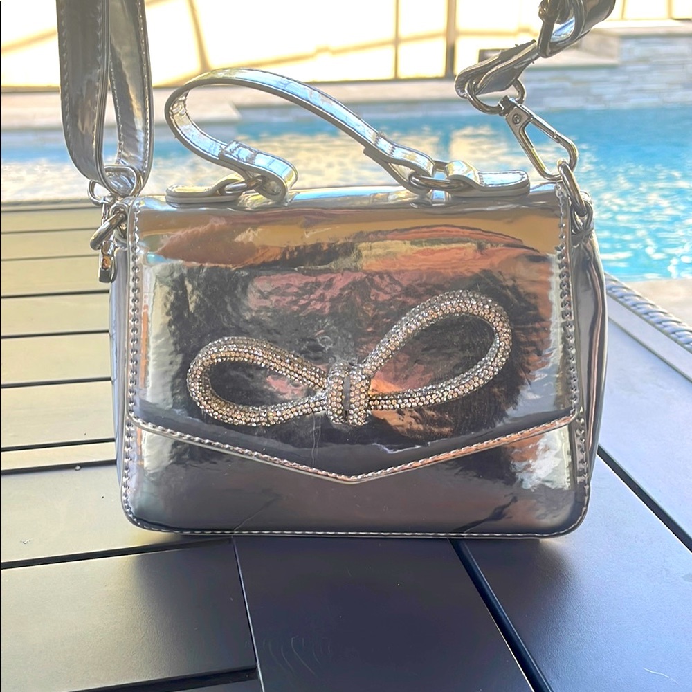 Ladies silver mini purse with pretty bow in front
